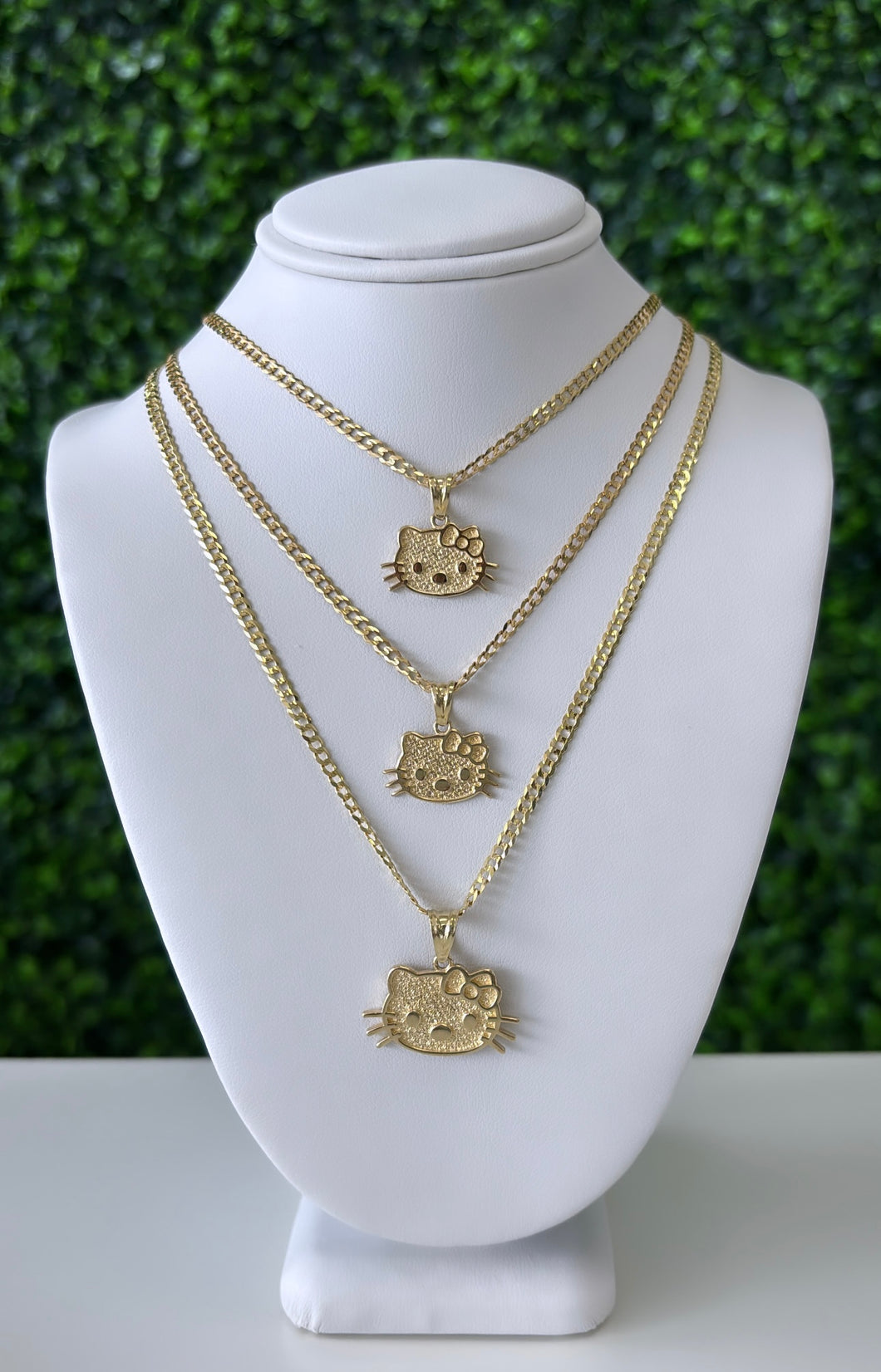 10kt Gold Kitty Pendant with Cuban Chain