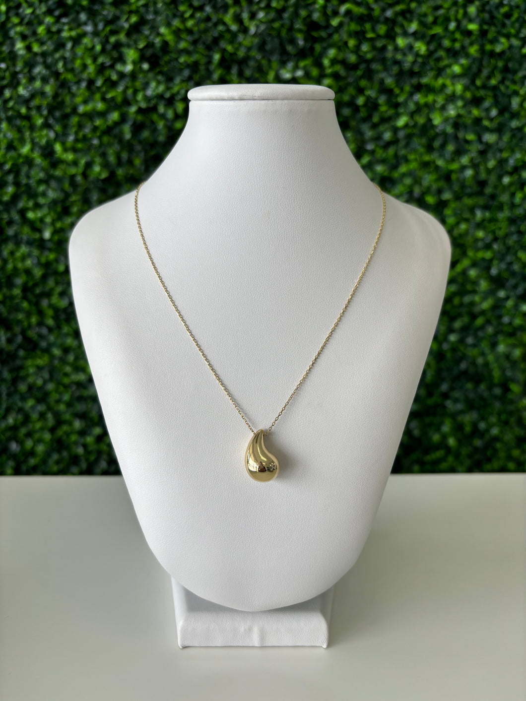 14kt Gold Small Teardrop Necklace